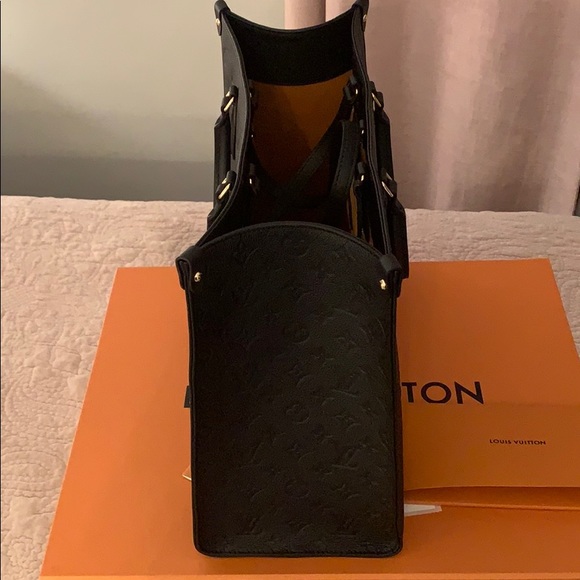 NWT Louis Vuitton Black Leather on the Go Tote - Picture 8 of 8